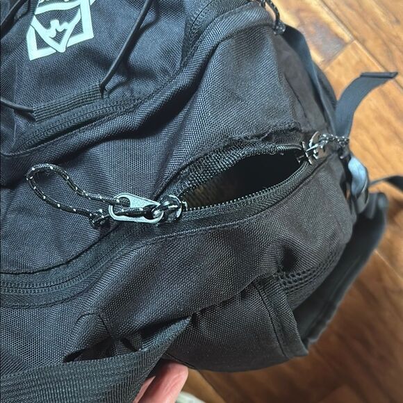 Avalanche Black Men's Backpack - Picture 6 of 12